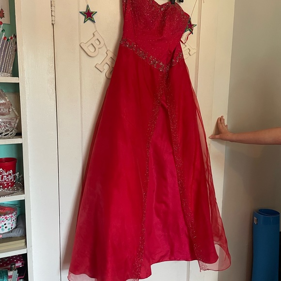 Mauri Simone Dresses & Skirts - Red long pageant gown